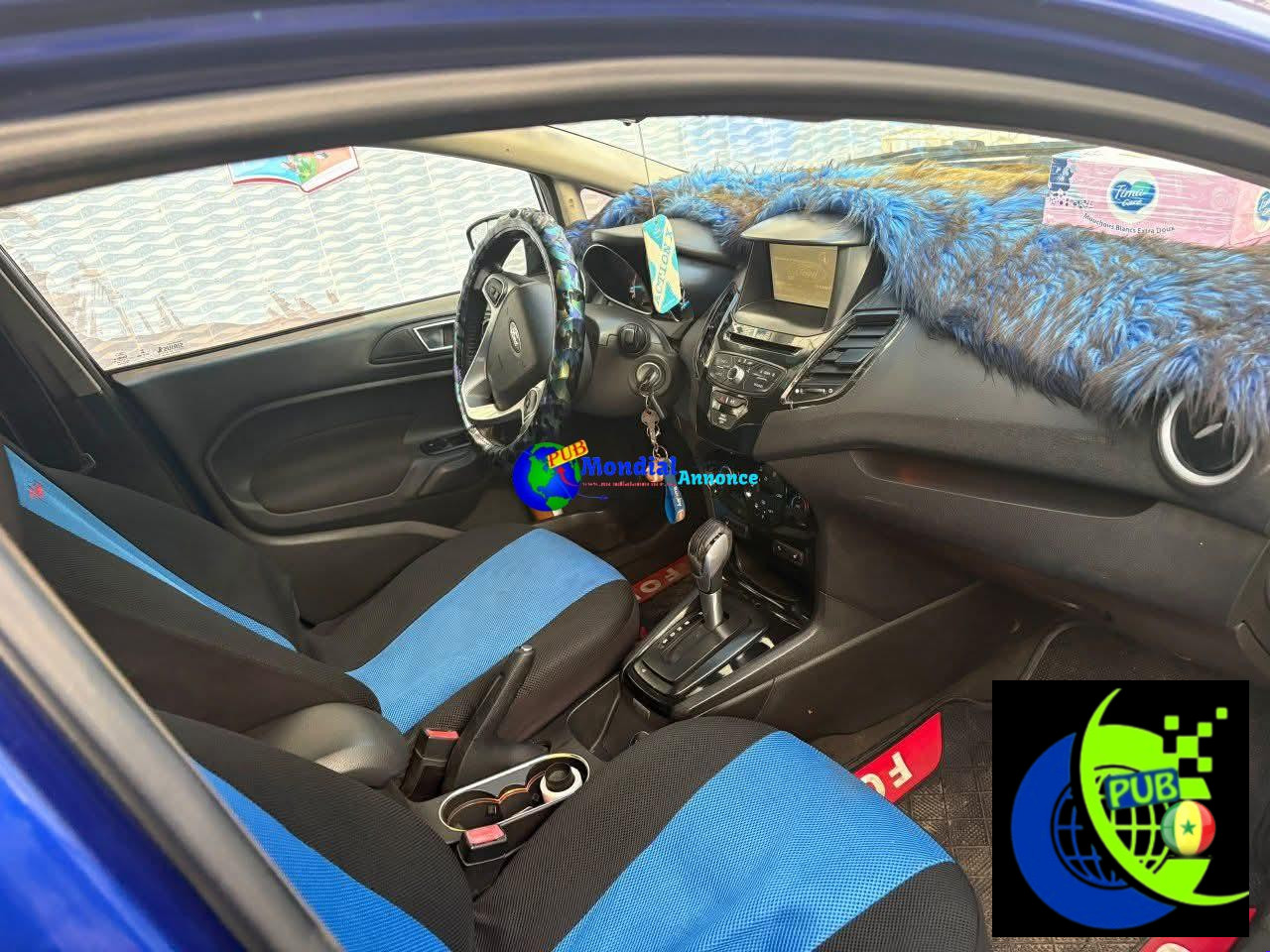Vente : Ford Fiesta Essence Automatique de 2015 à Dakar. Prix : 2 100 000 F CFA