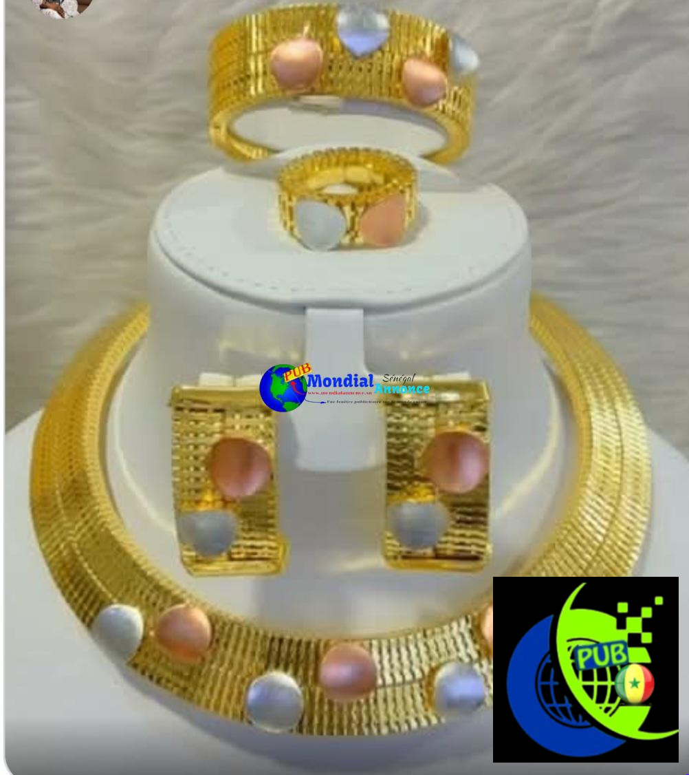 Ensemble Bijou Ras de Cou Italien 18K à vendre. Prix : 22 000 F CFA
