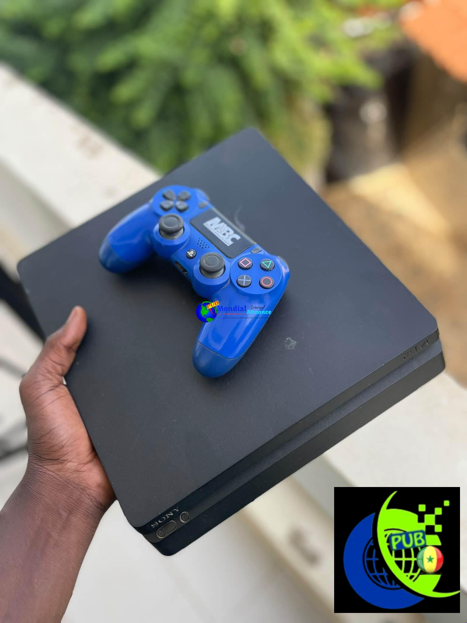 PlayStation 4 (PS4) Slim de 500 Go (Non Flashée) disponible pour 90 000 F CFA