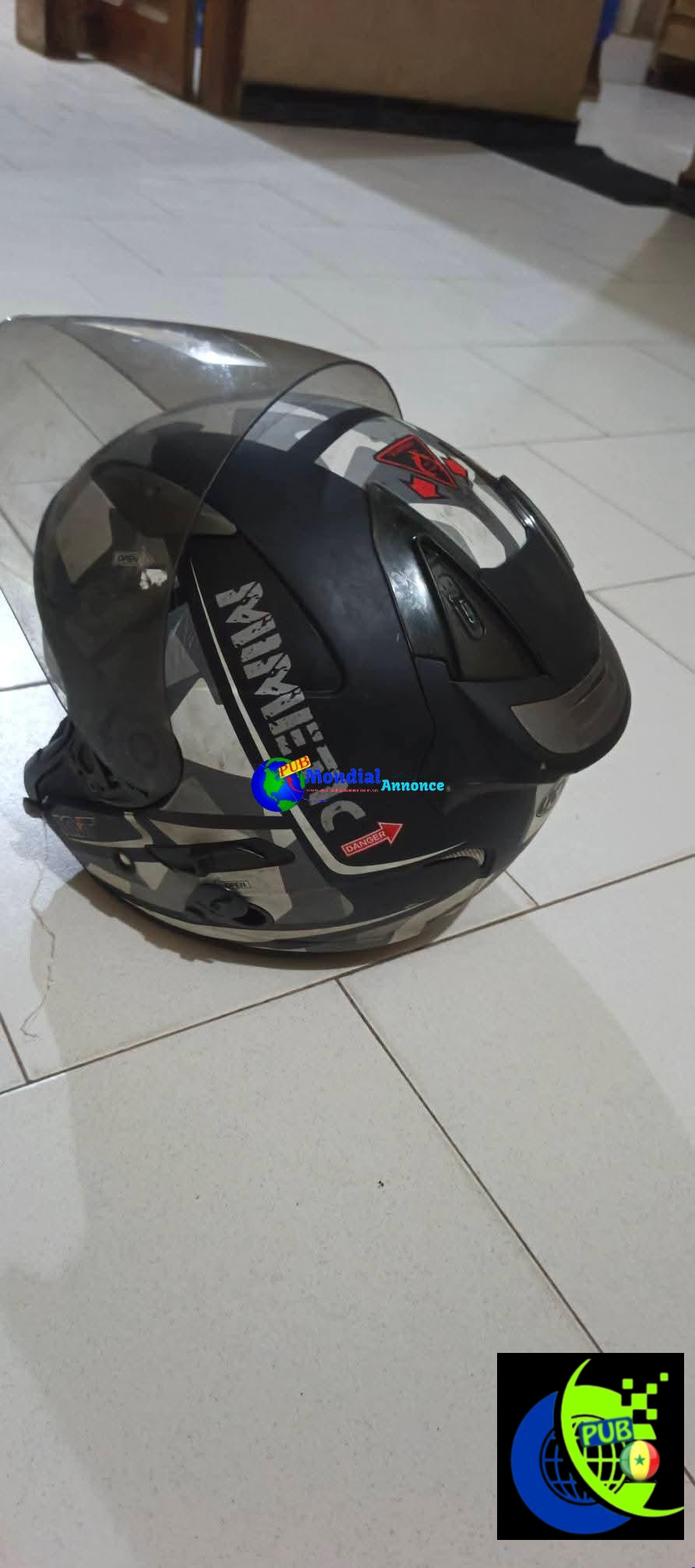 Casques Moto d’Occasion Venant de Qualité disponibles à Thiaroye sur Mer. Tél/WhatsApp : 753344618.