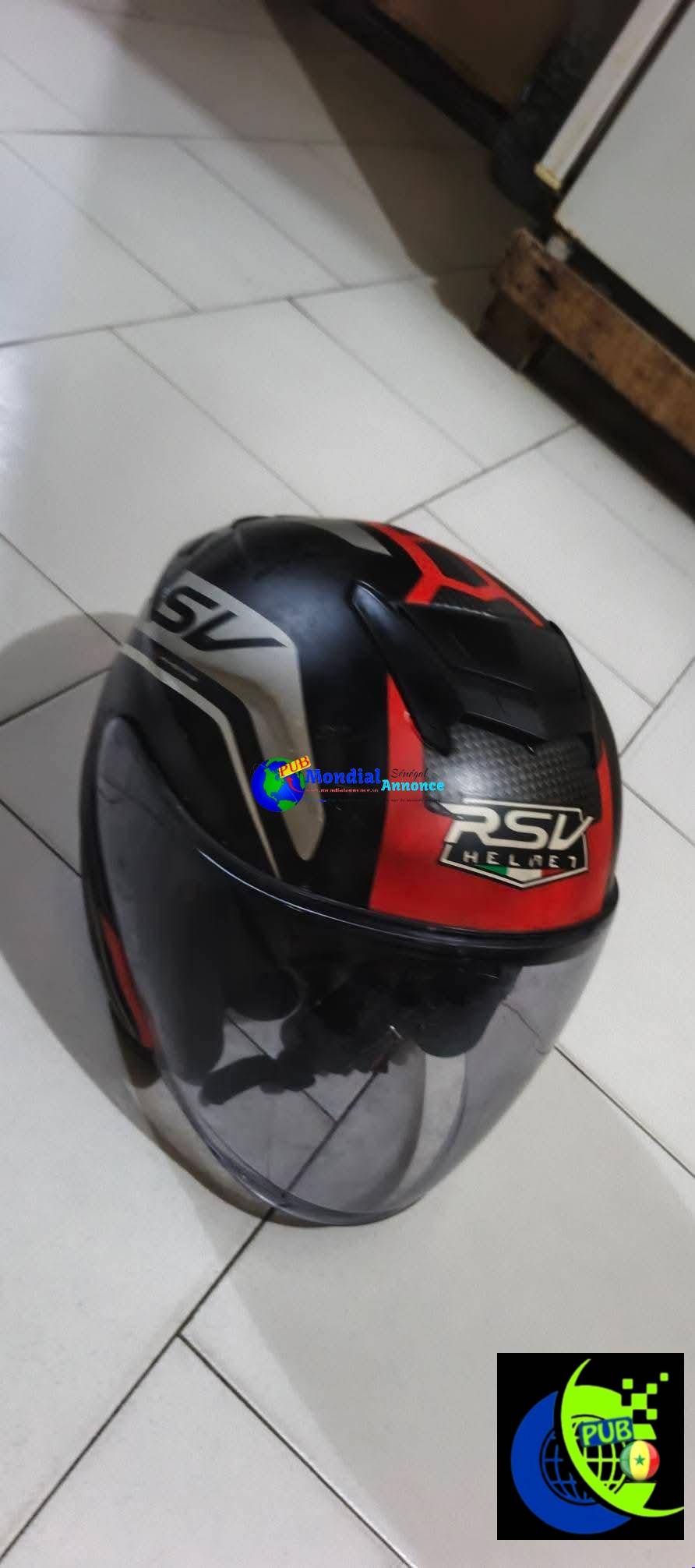 Casques Moto d’Occasion Venant de Qualité disponibles à Thiaroye sur Mer. Tél/WhatsApp : 753344618.