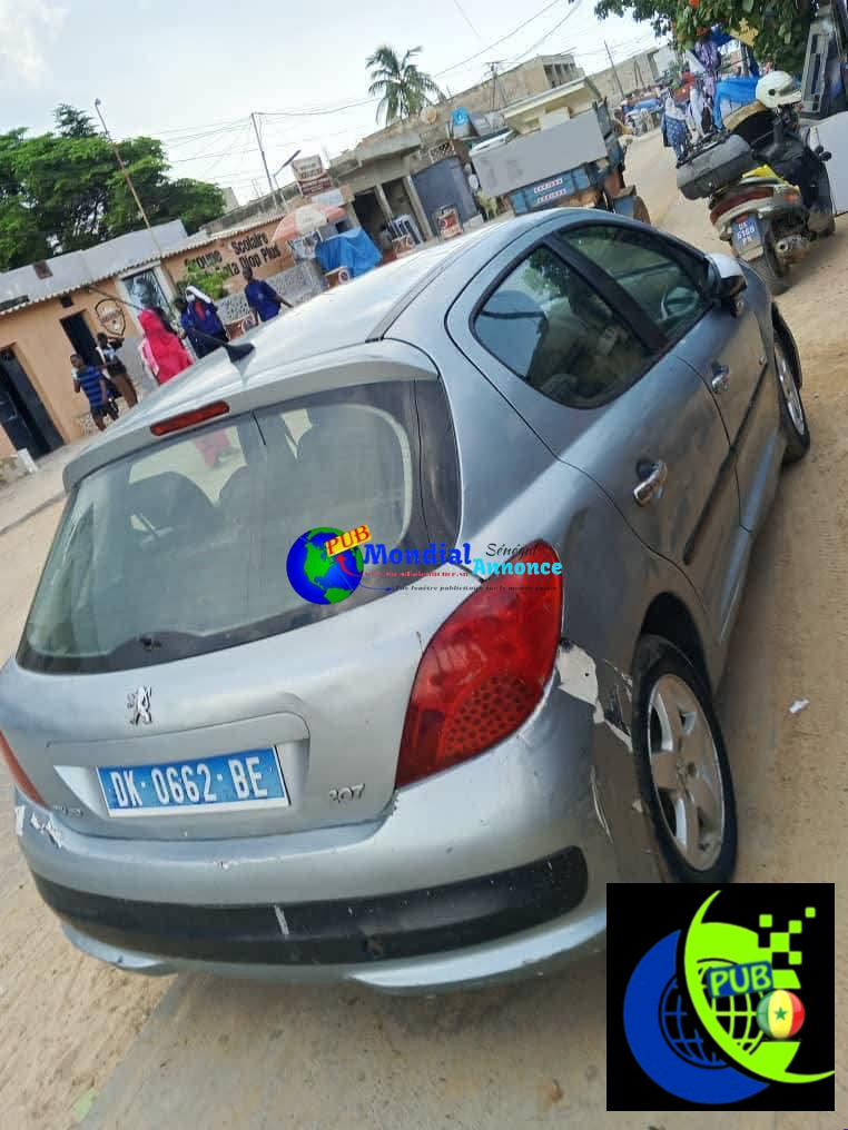 Peugeot 207 Essence Manuel Climatisée à vendre pour 1 900 000 F CFA