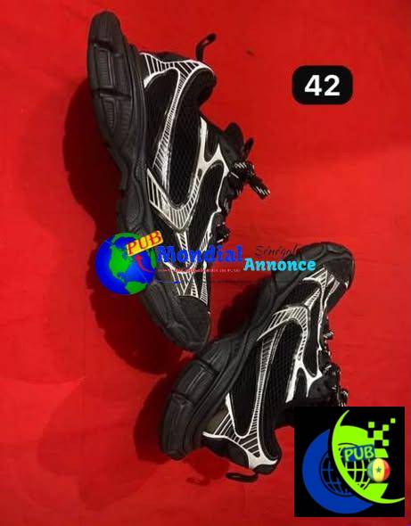 Chaussures à vendre à Guédiawaye – Vidage