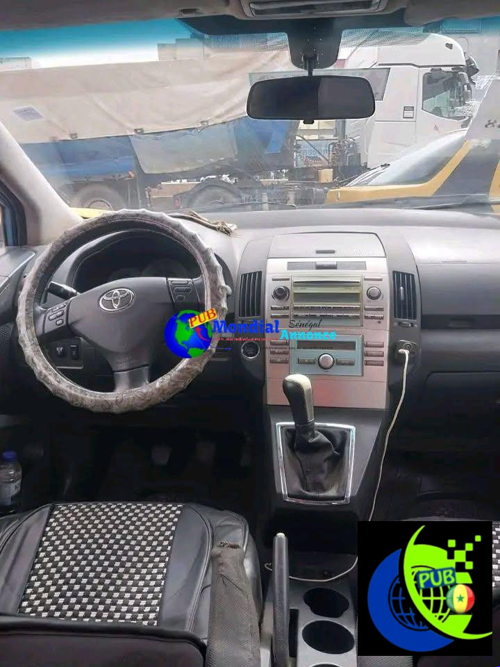 Toyota Verso 7 places en bon état à vendre – 3 850 000 FCFA