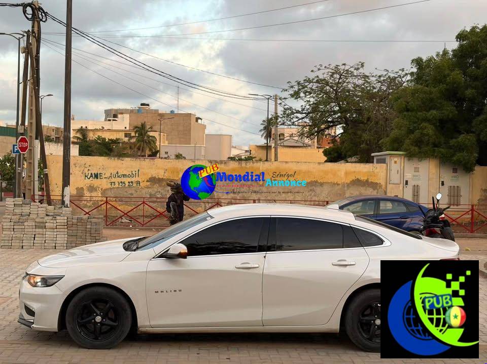 Chevrolet Malibu 2016/2017 automatique essence En Excellent Etat à vendre