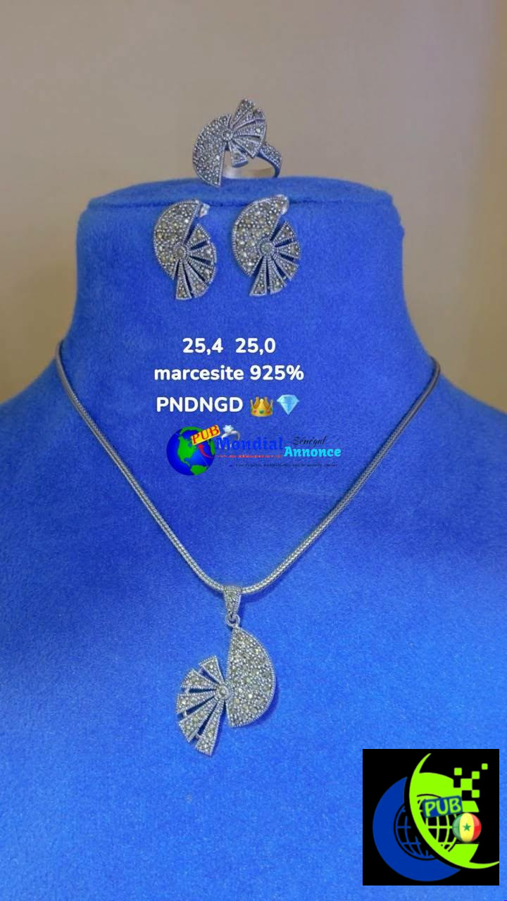 Boucles d’oreilles 3 Or disponibles chez Fasana Business – 7 000 F et 8 000 F
